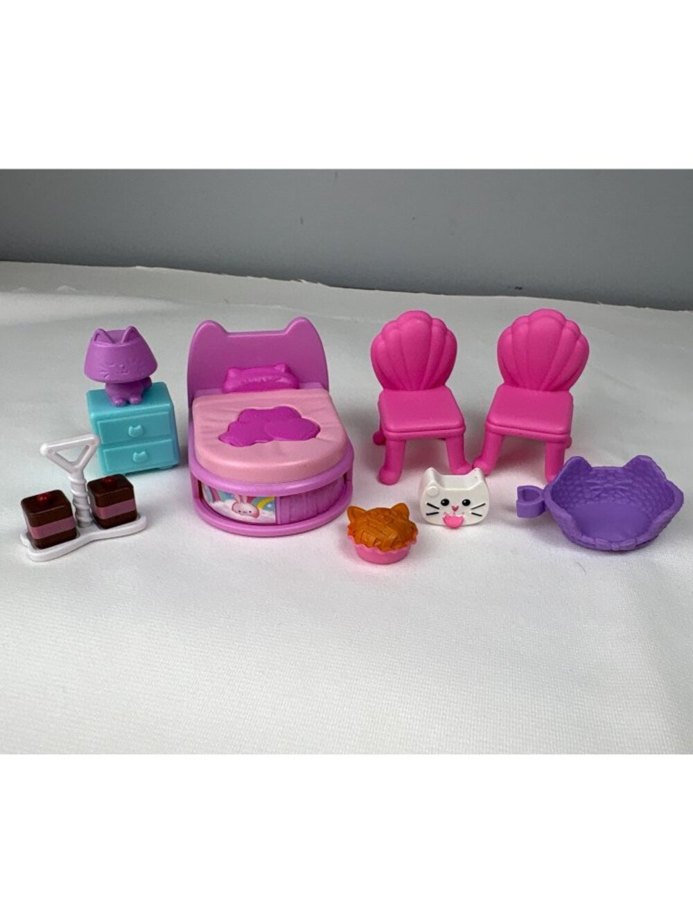 Gabbys Dollhouse Pink & Purple Mini Furniture Set w/ Kitty Accents Accessories